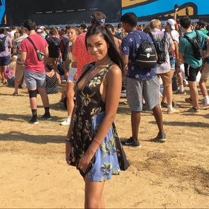 Meet your Posher, Dee